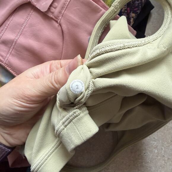 Lululemon Womens 2 Align Tank Top Light Support Vneck Bra Tank Yellow Green - Picture 2 of 6